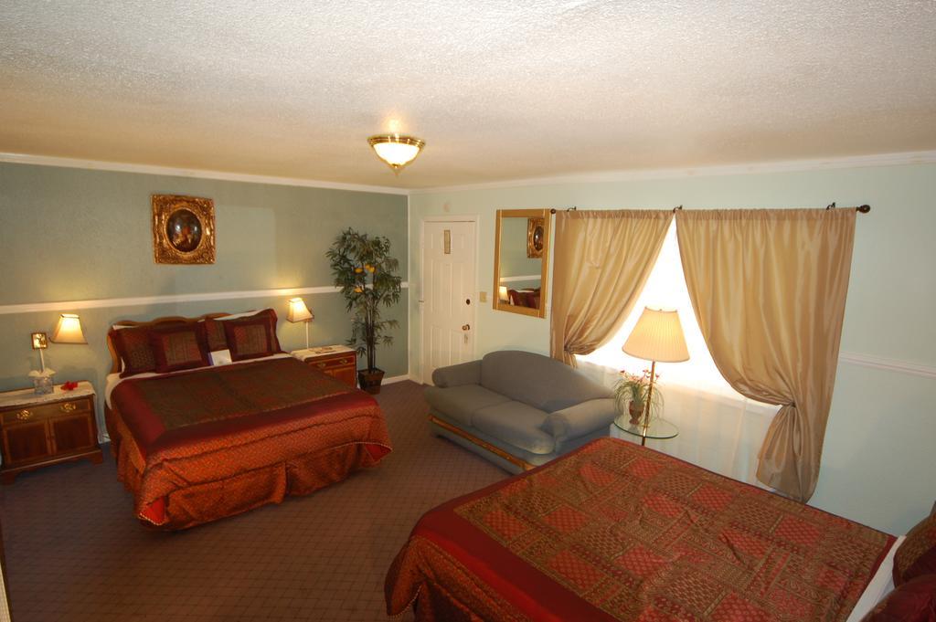 Tahoe Chalet Inn, The Theme Inn Lake Tahoe Room photo