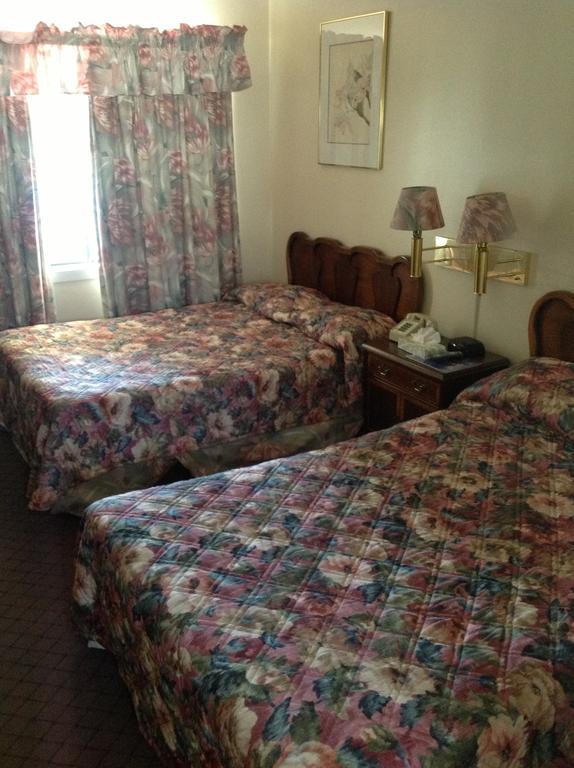 Tahoe Chalet Inn, The Theme Inn Lake Tahoe Room photo