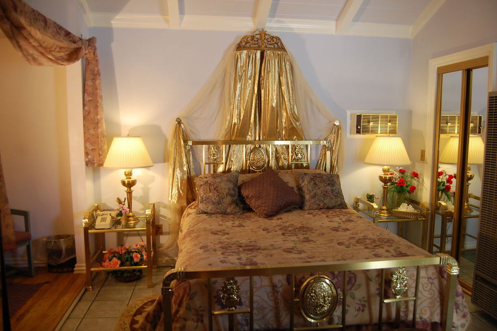 Tahoe Chalet Inn, The Theme Inn Lake Tahoe Room photo